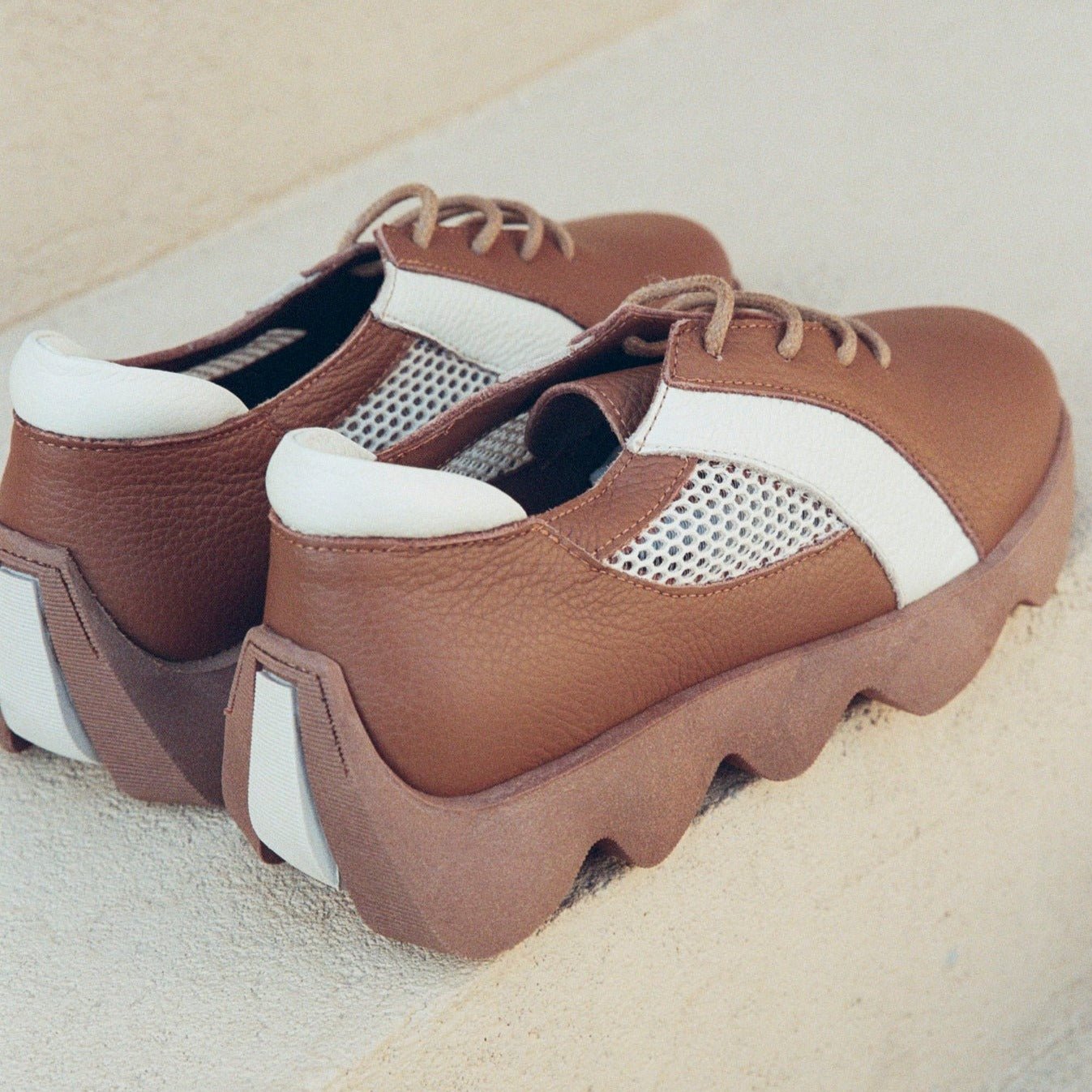 Douma tan sneakers - THUNA
