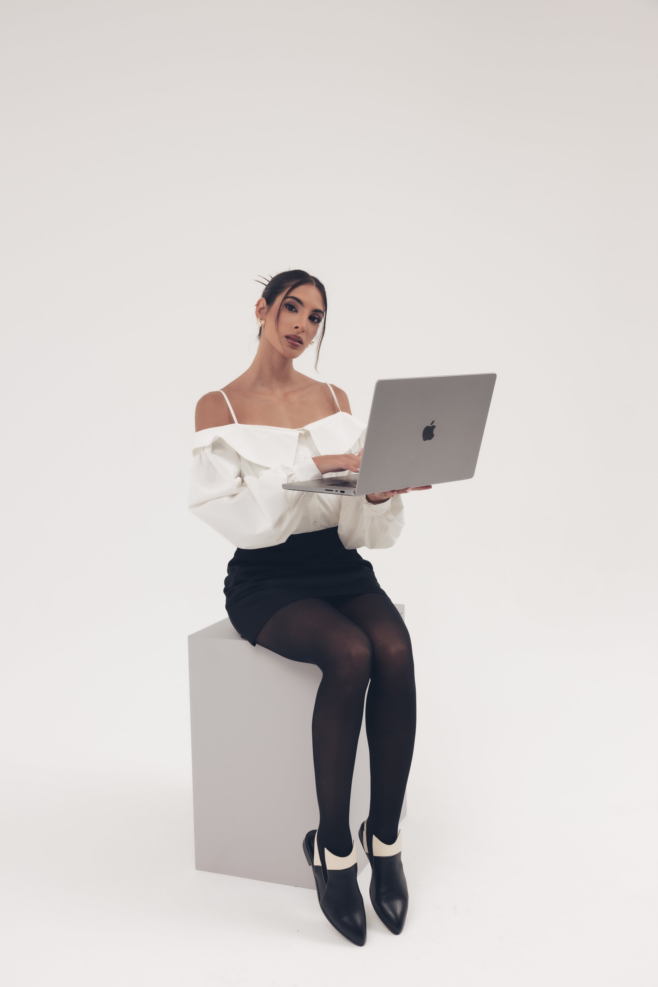 Sindy black slingback