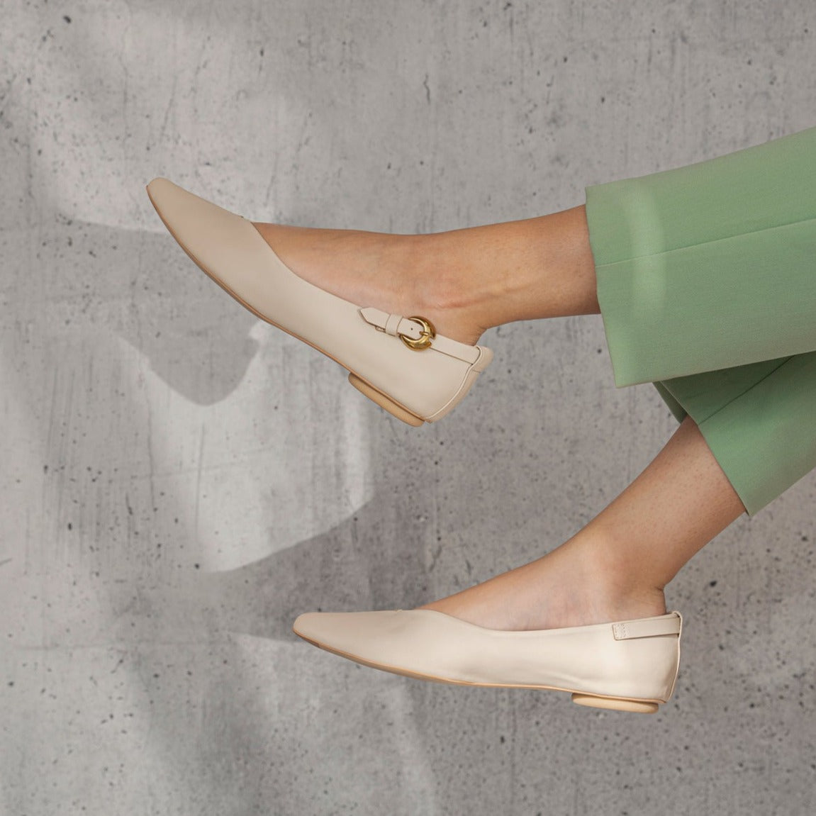 Aram beige loafer