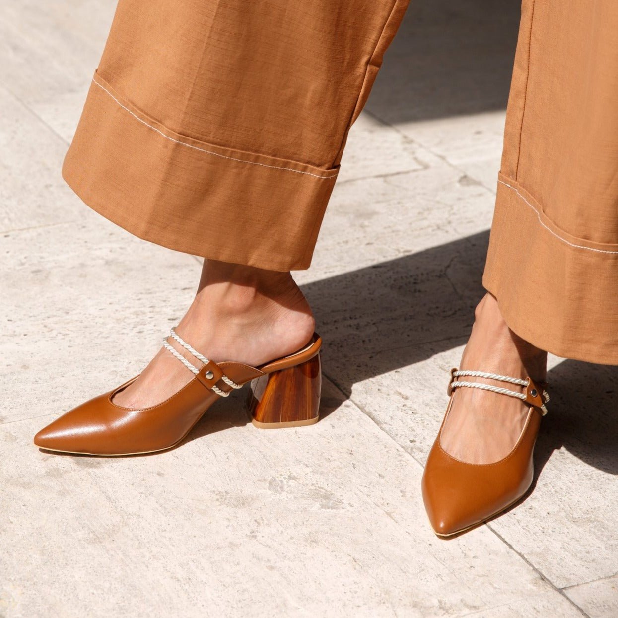 Sofana tan heel - THUNA