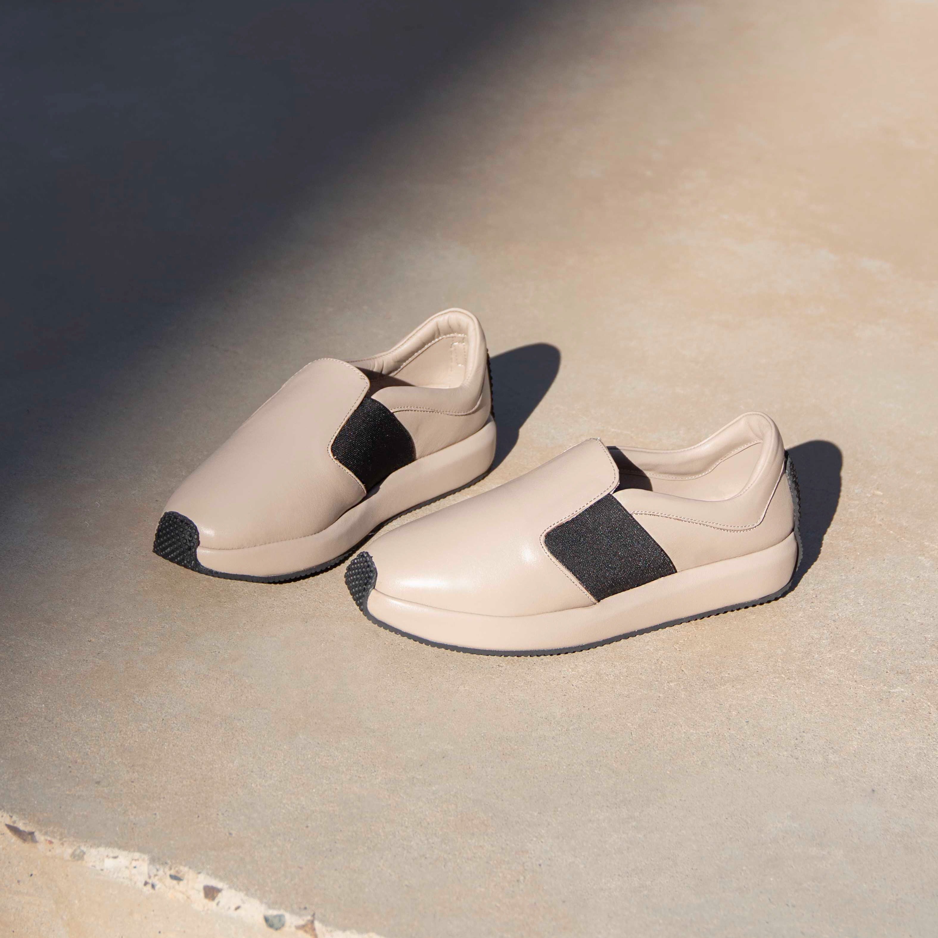 Meela beige sneaker - THUNA