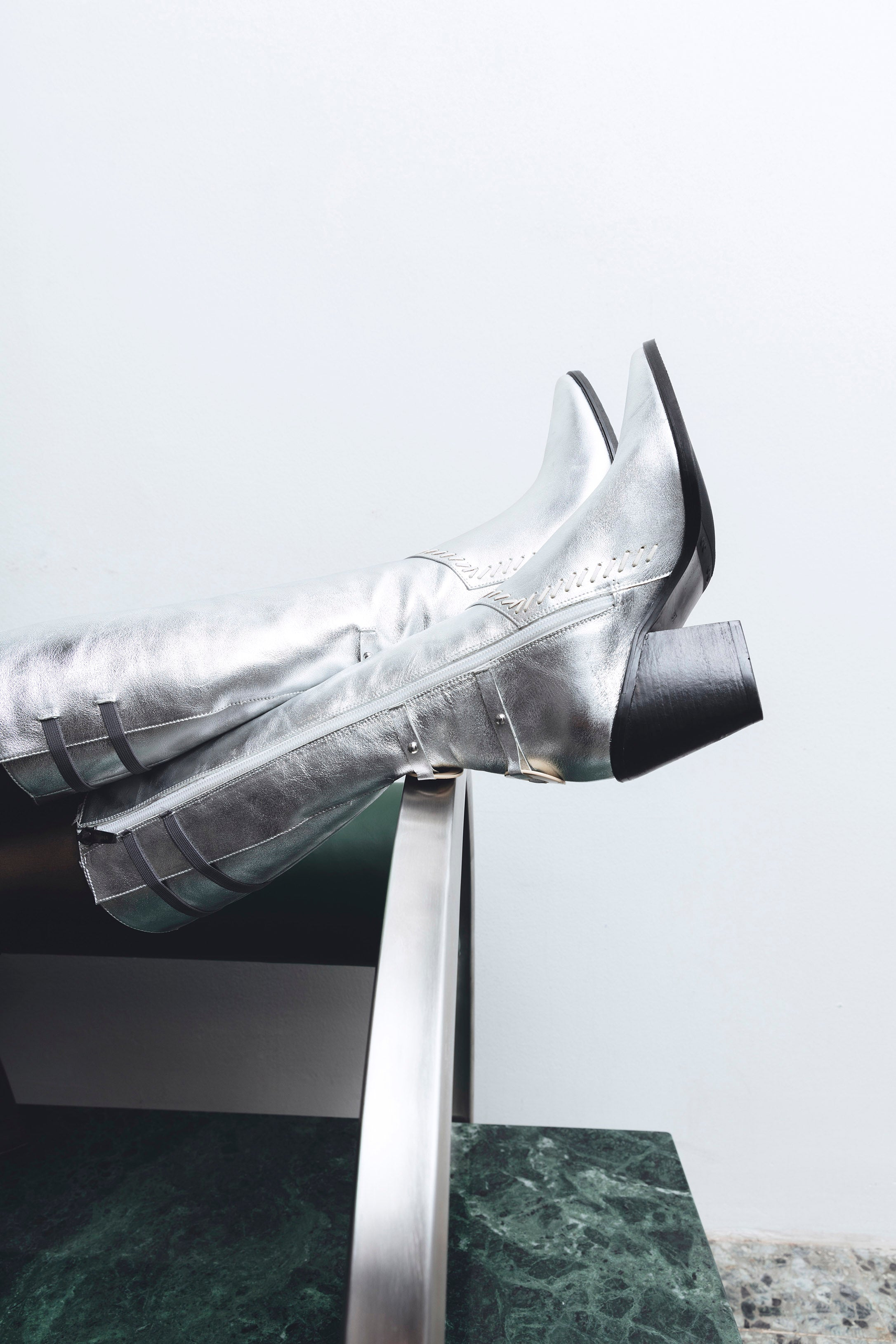 Boots - THUNA