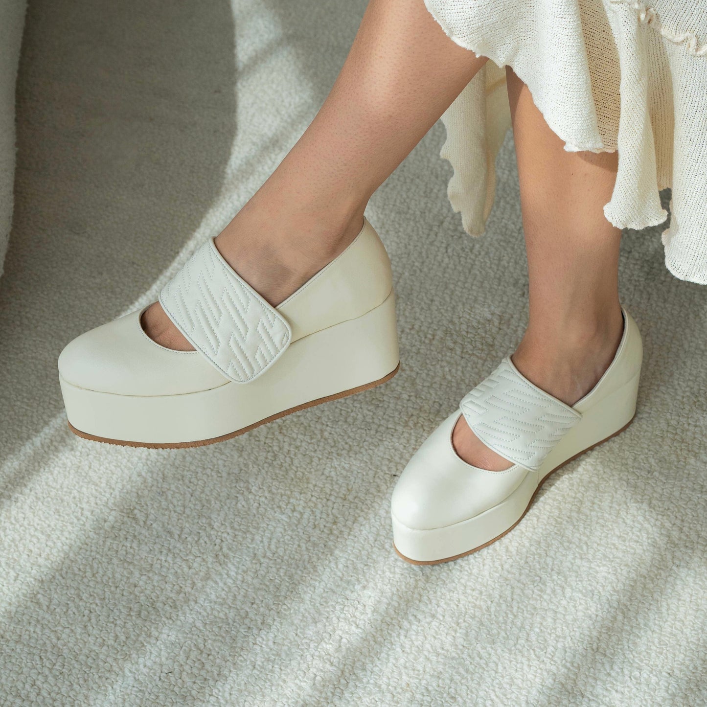 Nayla cream platform