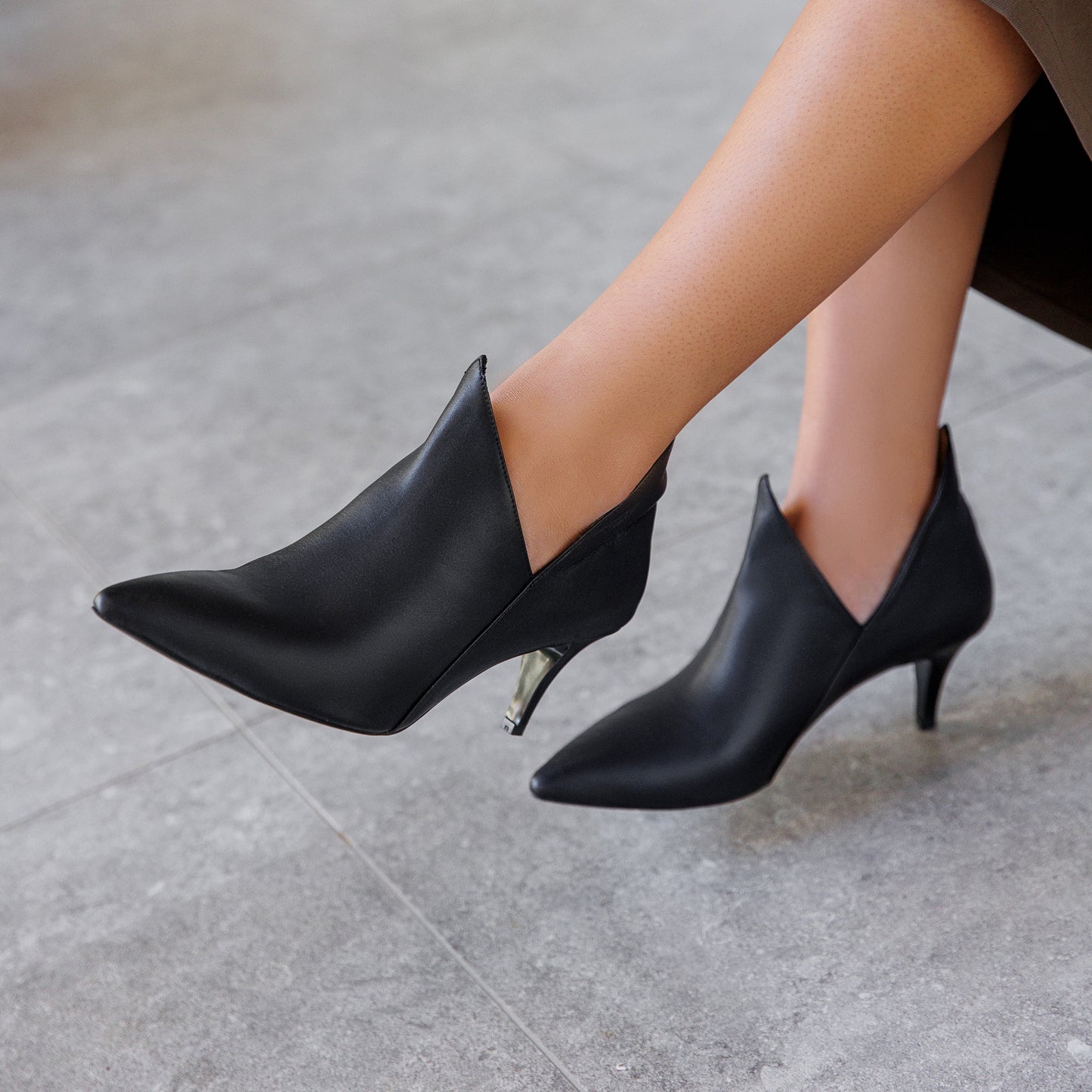 Elara black boot