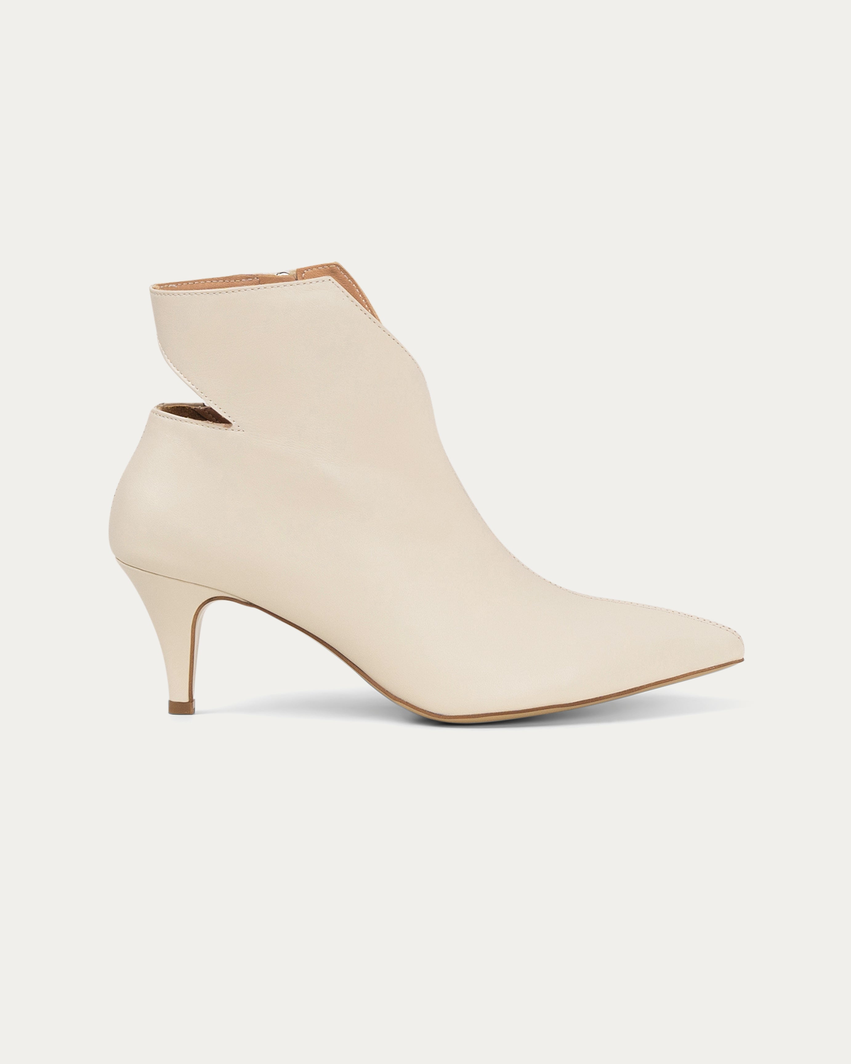 Aina cream boot