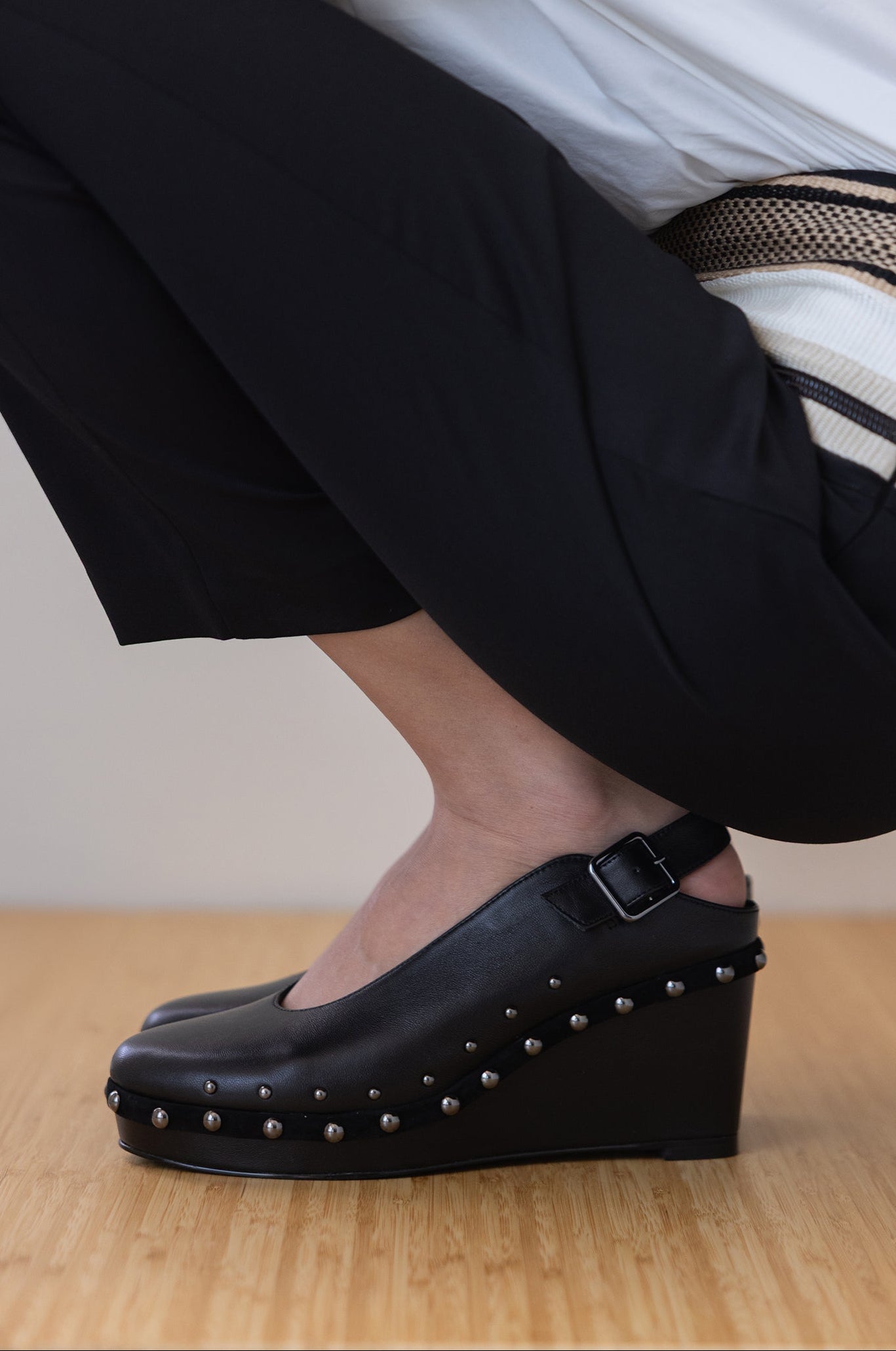 Altair black platform