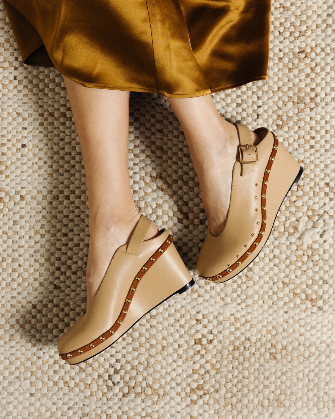 Altair beige platform