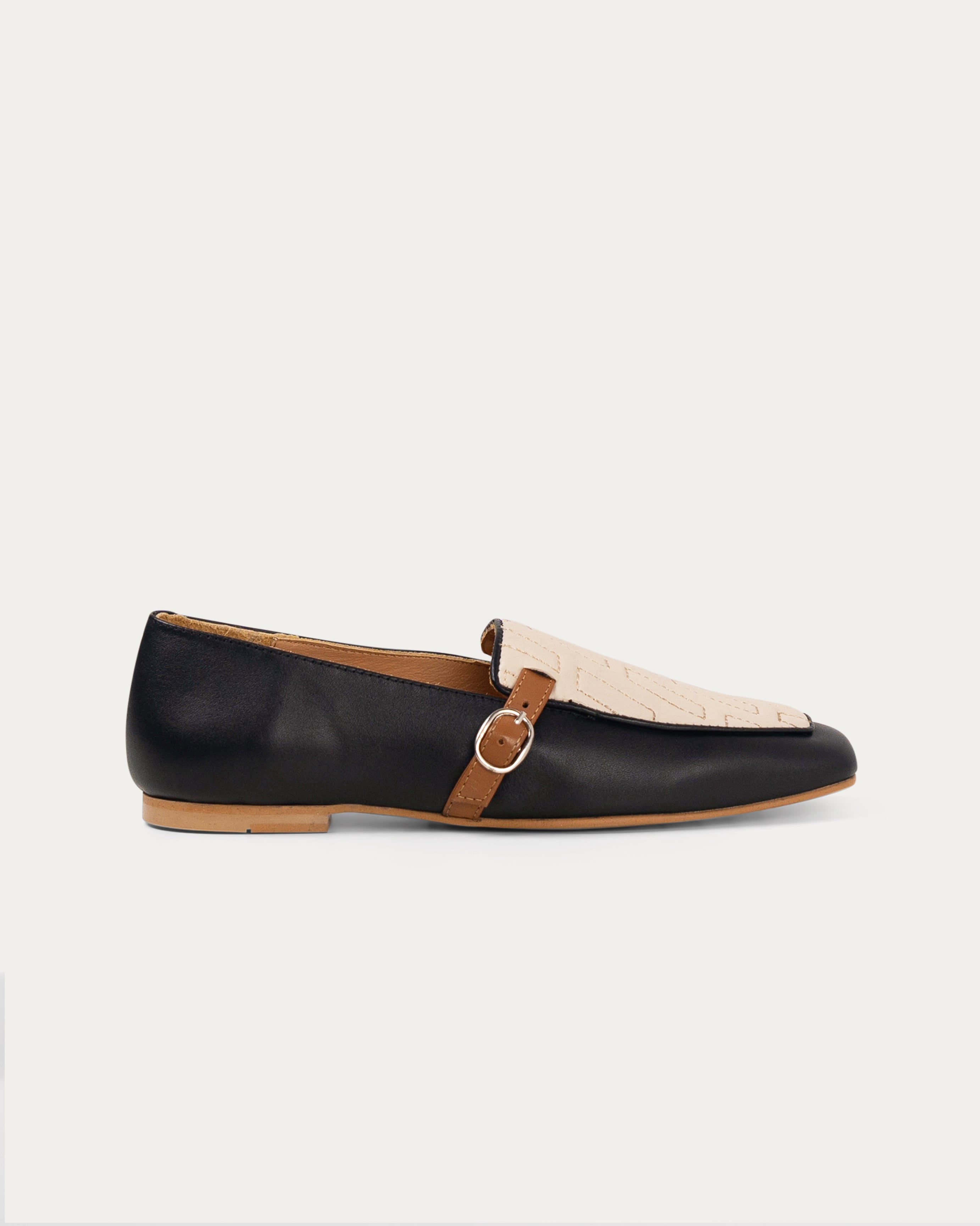 Amber black loafer