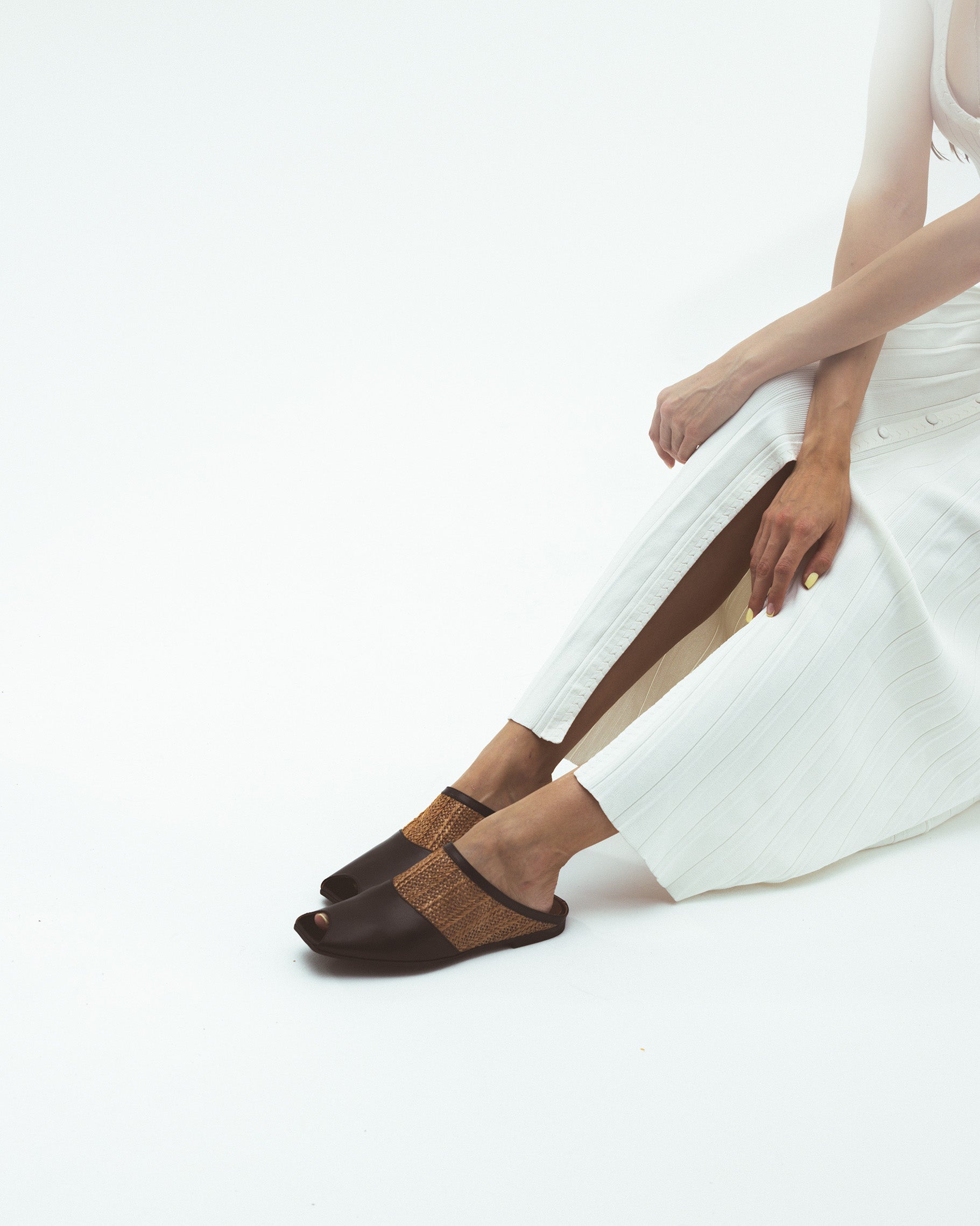 Clara black mule