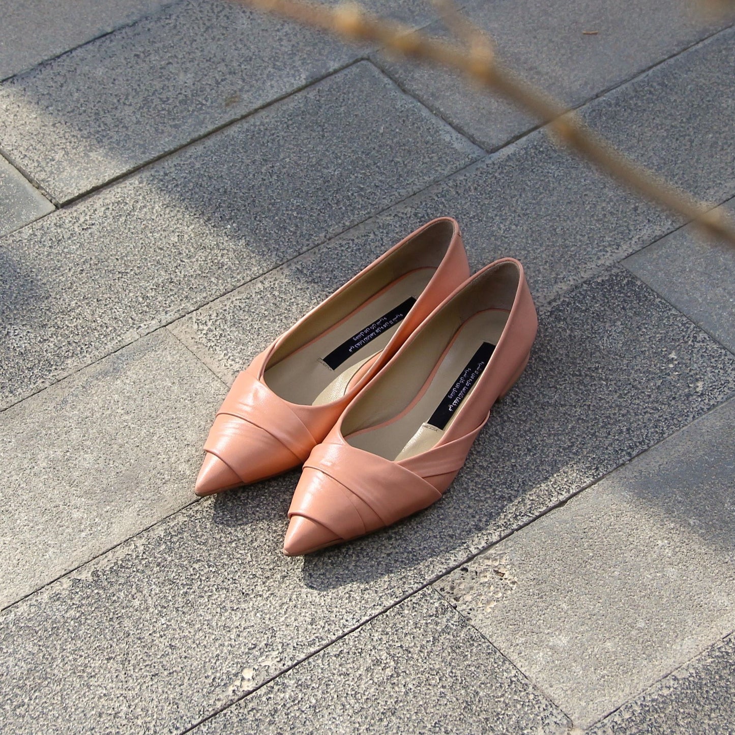 حذاء  لوفير دلتا - سلمون
