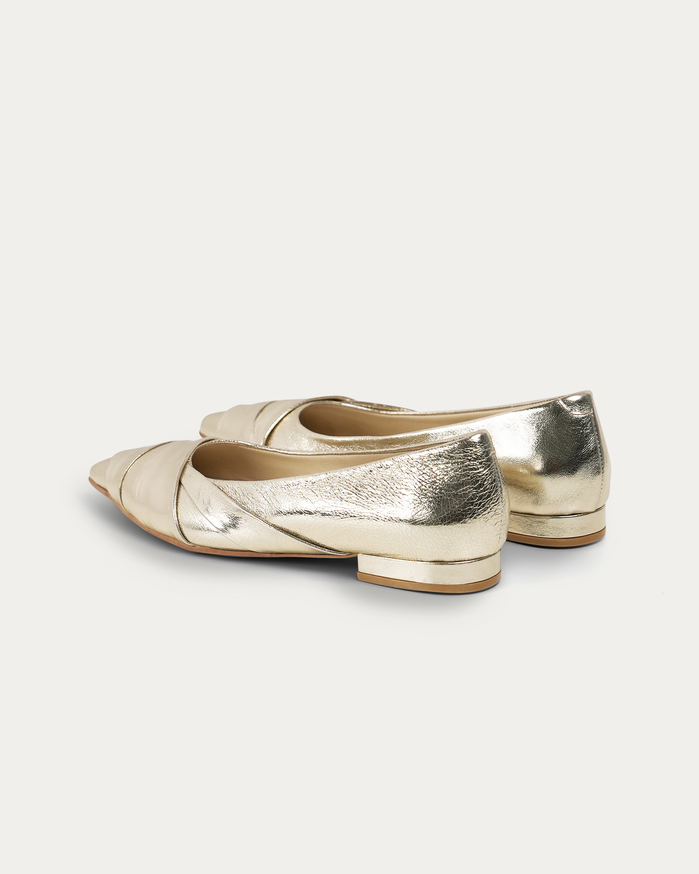 Delta gold loafer