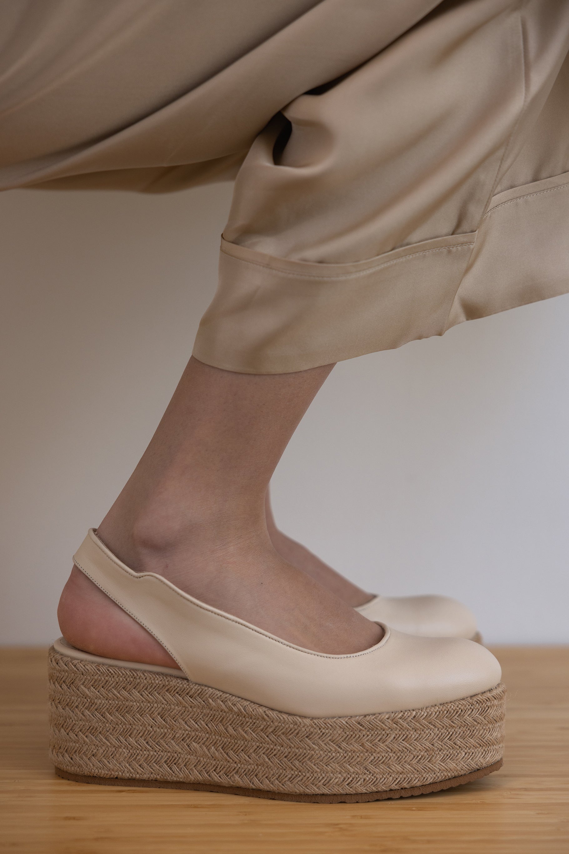 Jade cream platform
