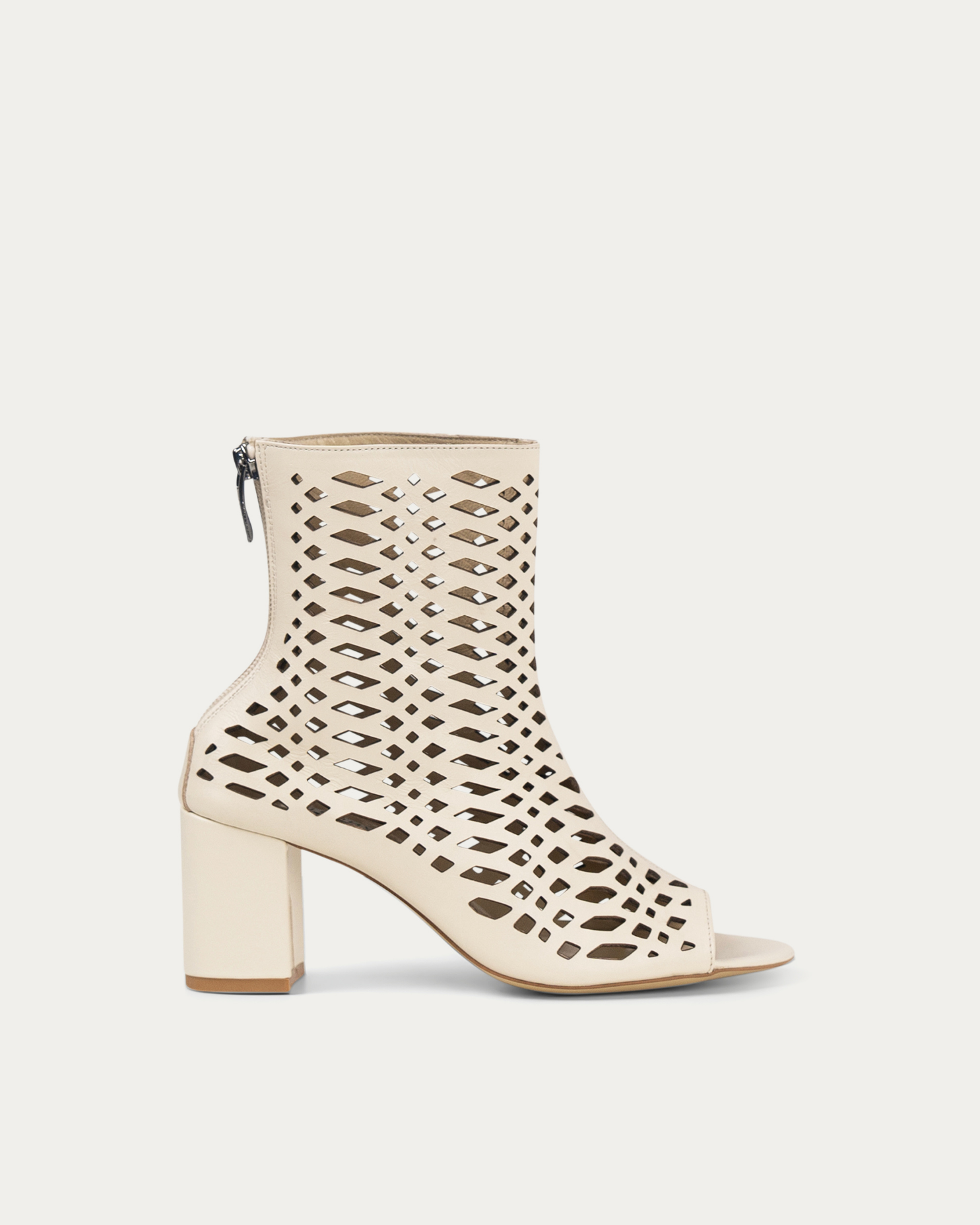 Kayan cream heel