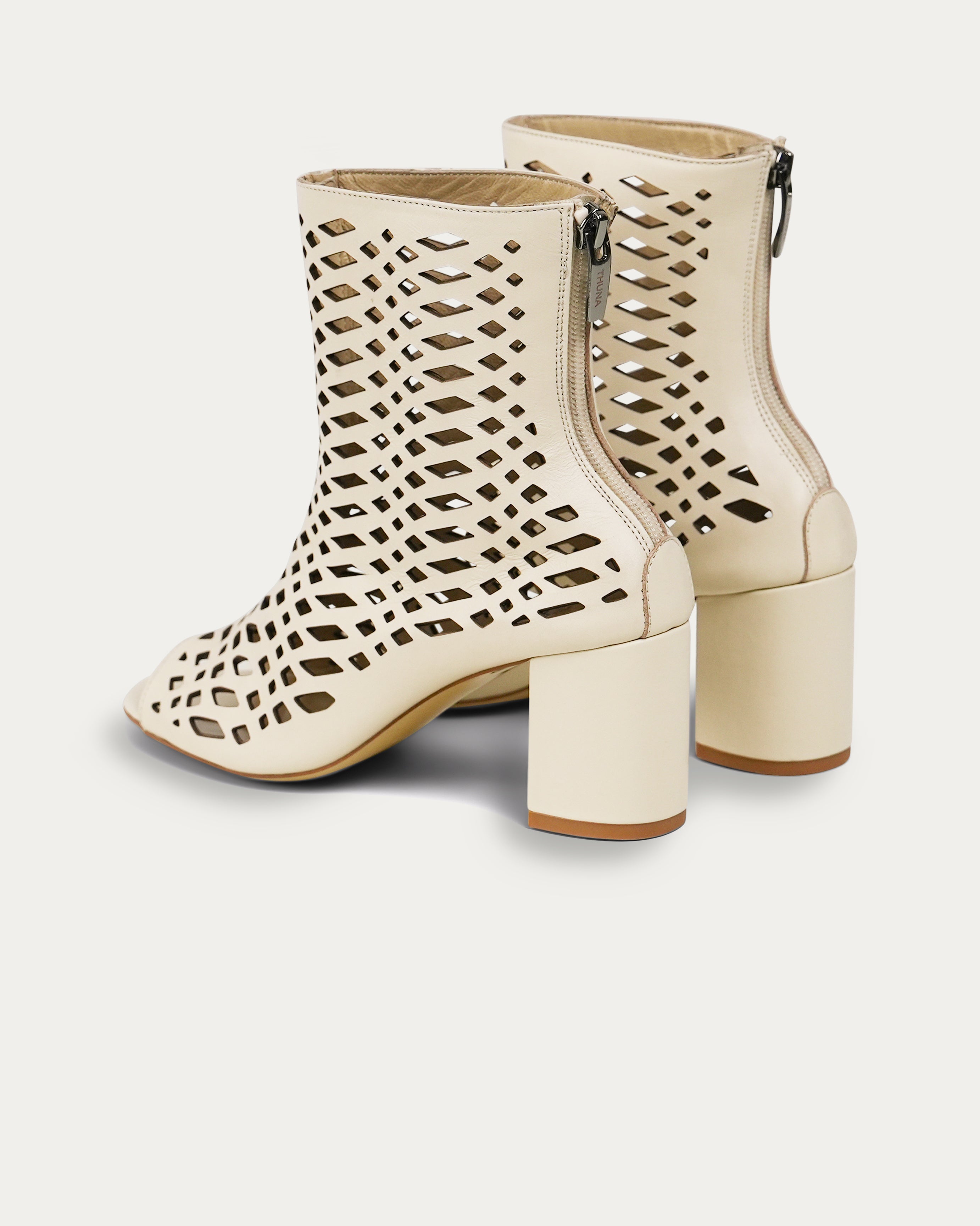 Kayan cream heel