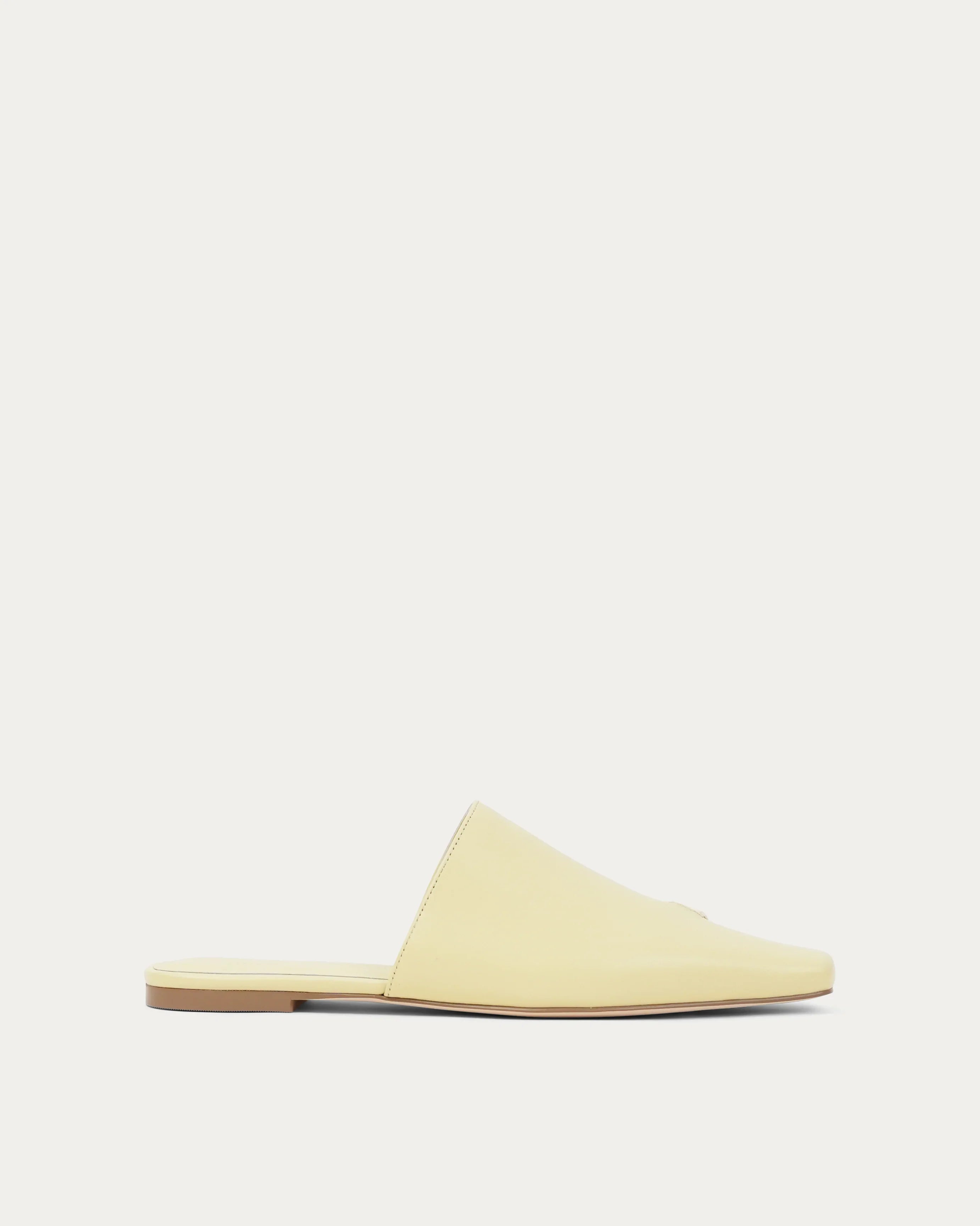 Lama yellow mule