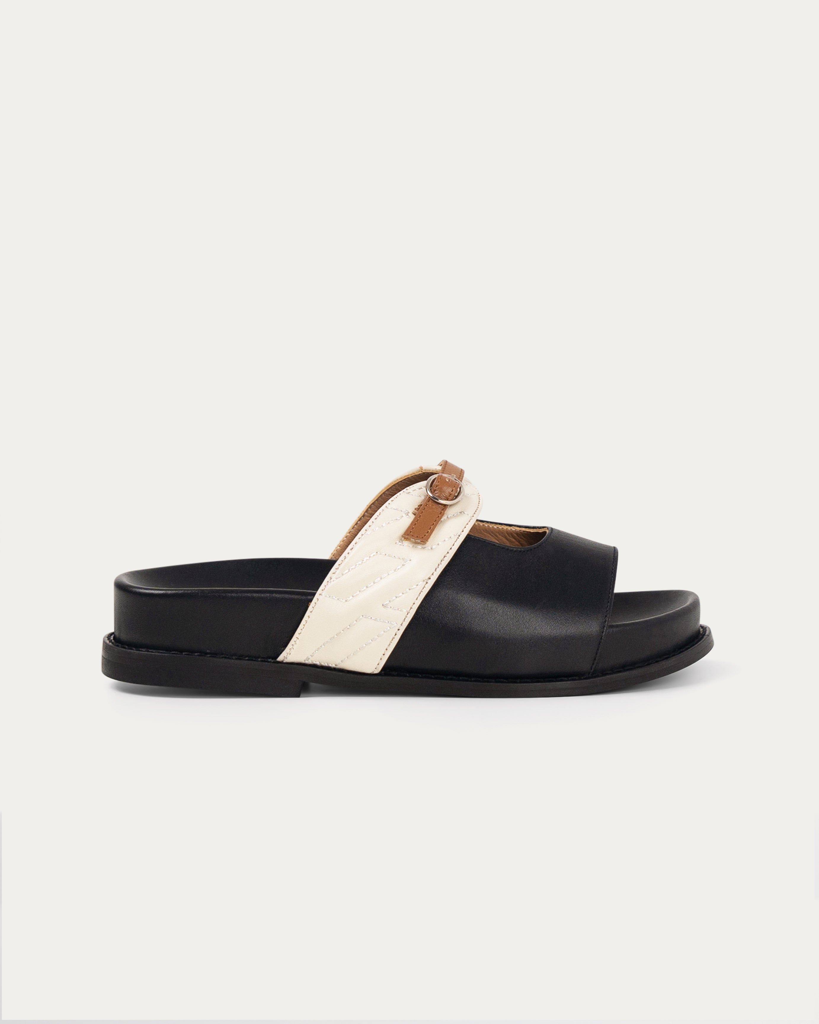 Luna black slipper