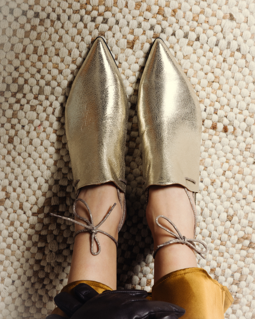 صندل ناوا الذهبي