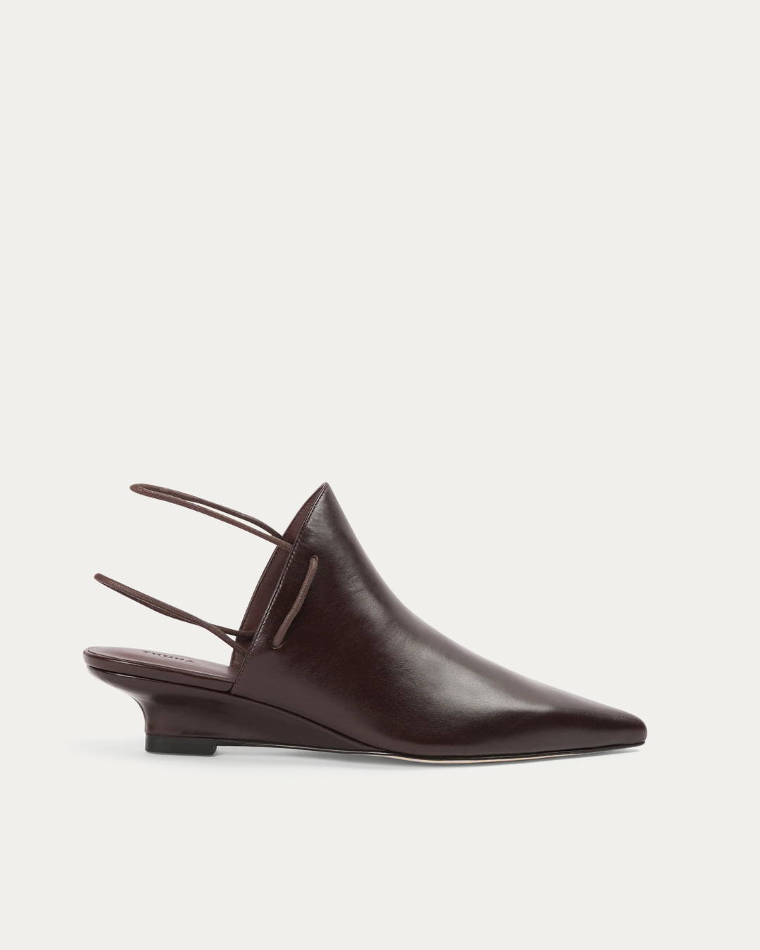 صندل نيفا بلون الشوكولاتة 