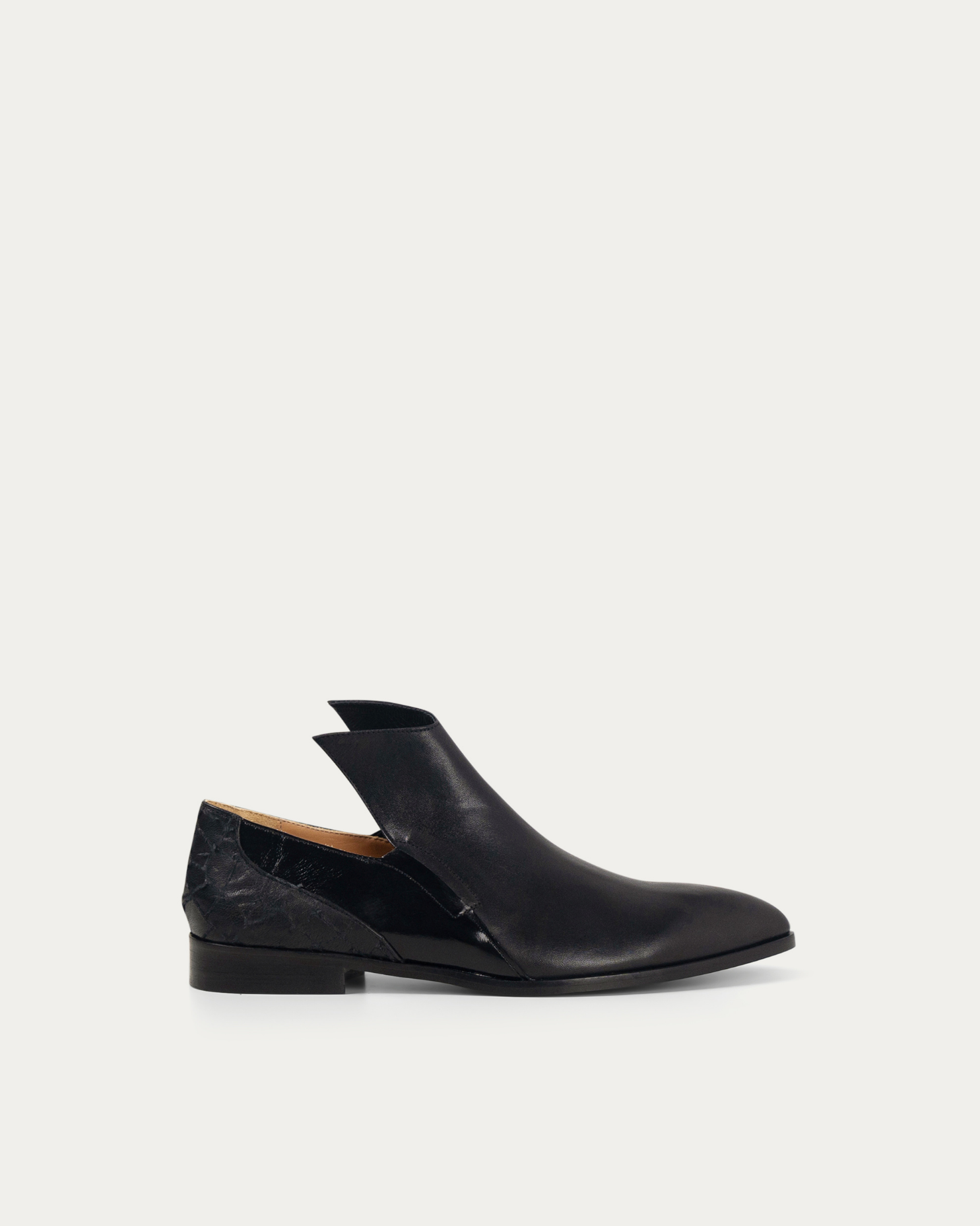 Sadeem black boot