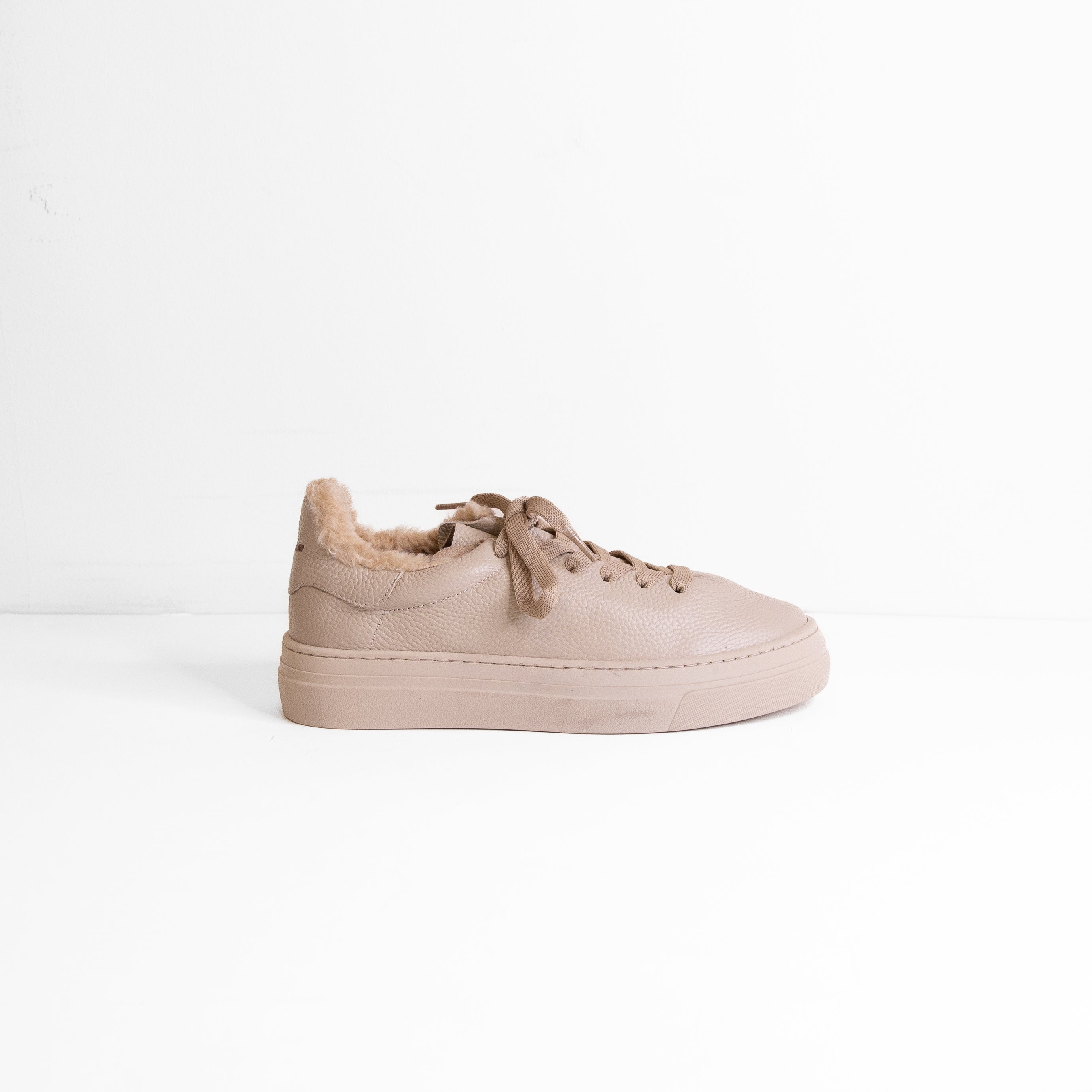 Valeria beige sneaker - Sneakers - kuwait - Ksa- shoes