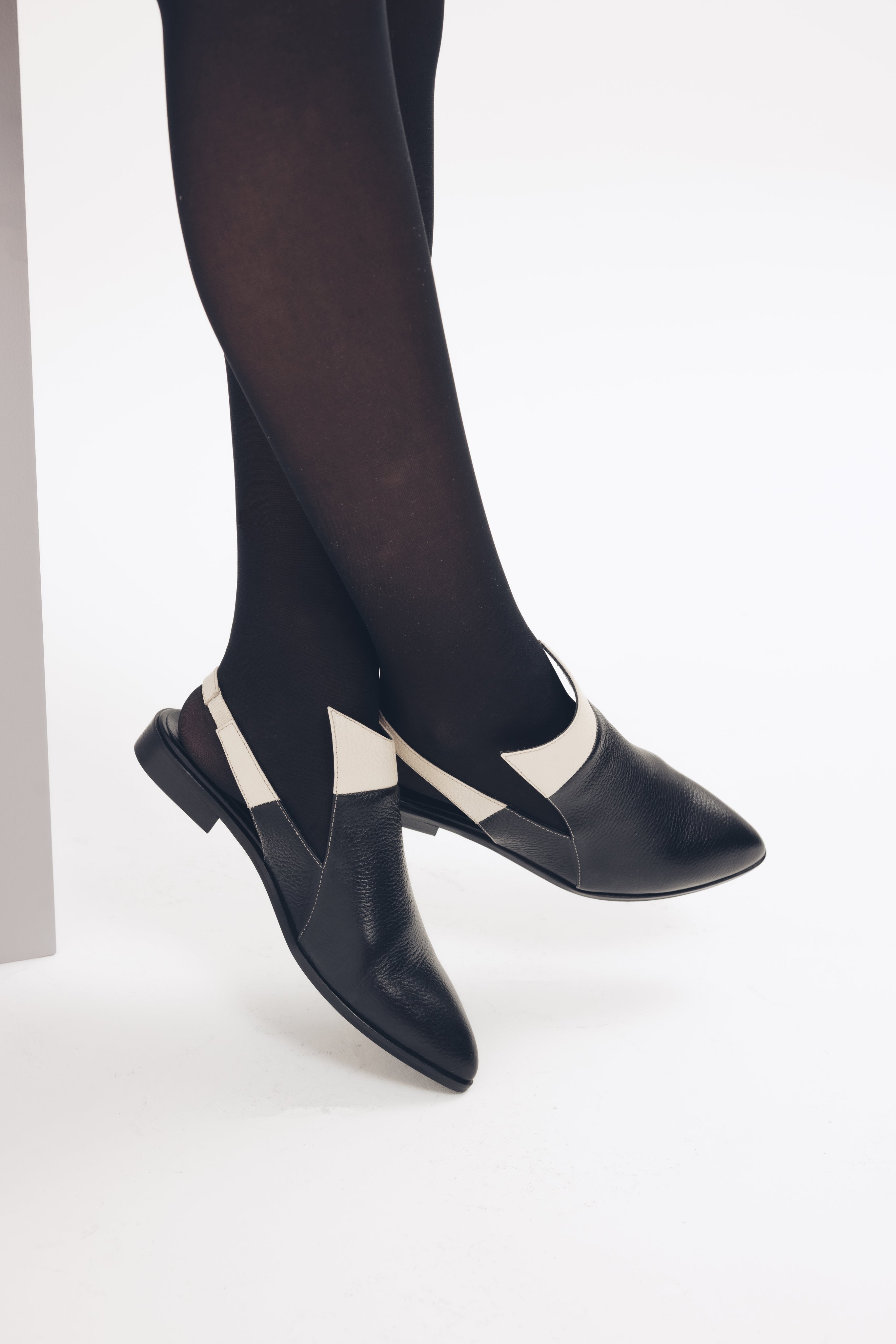 Sindy black slingback