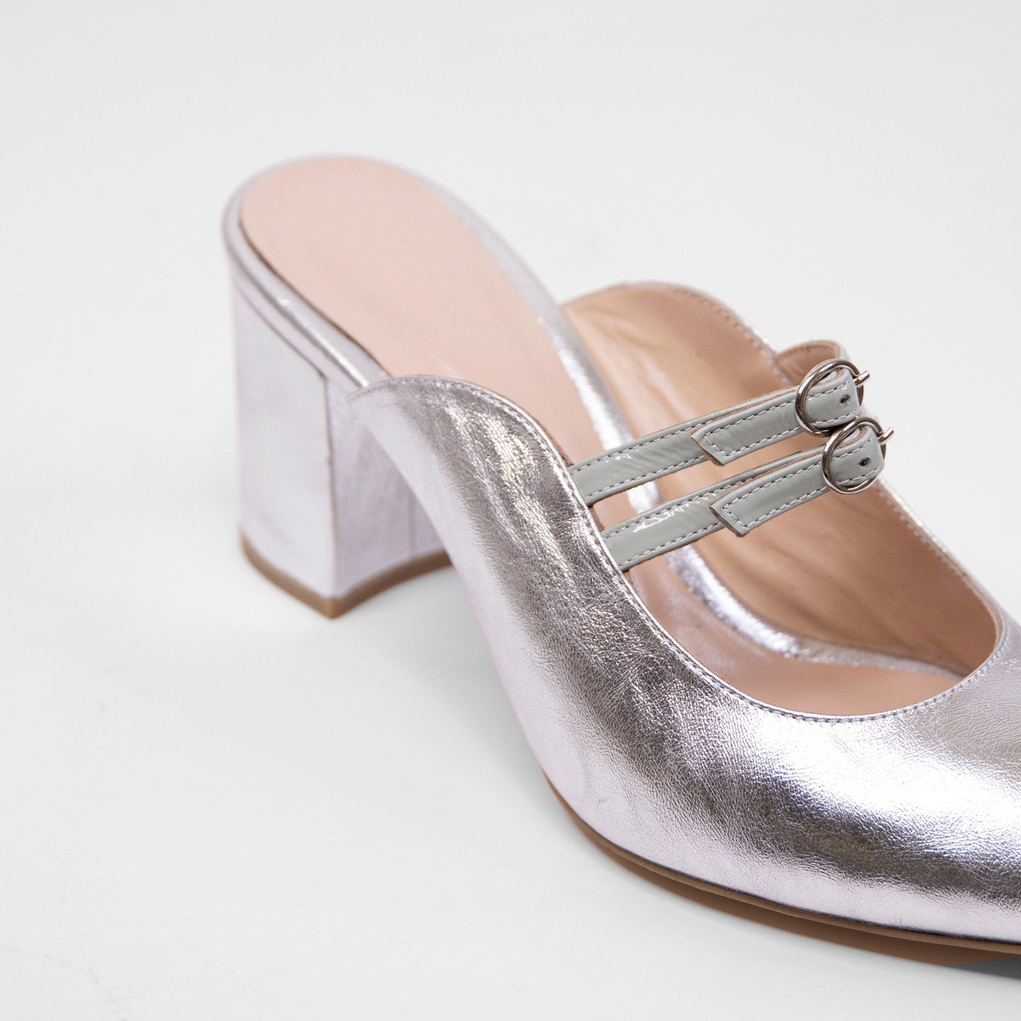 Lora silver heel