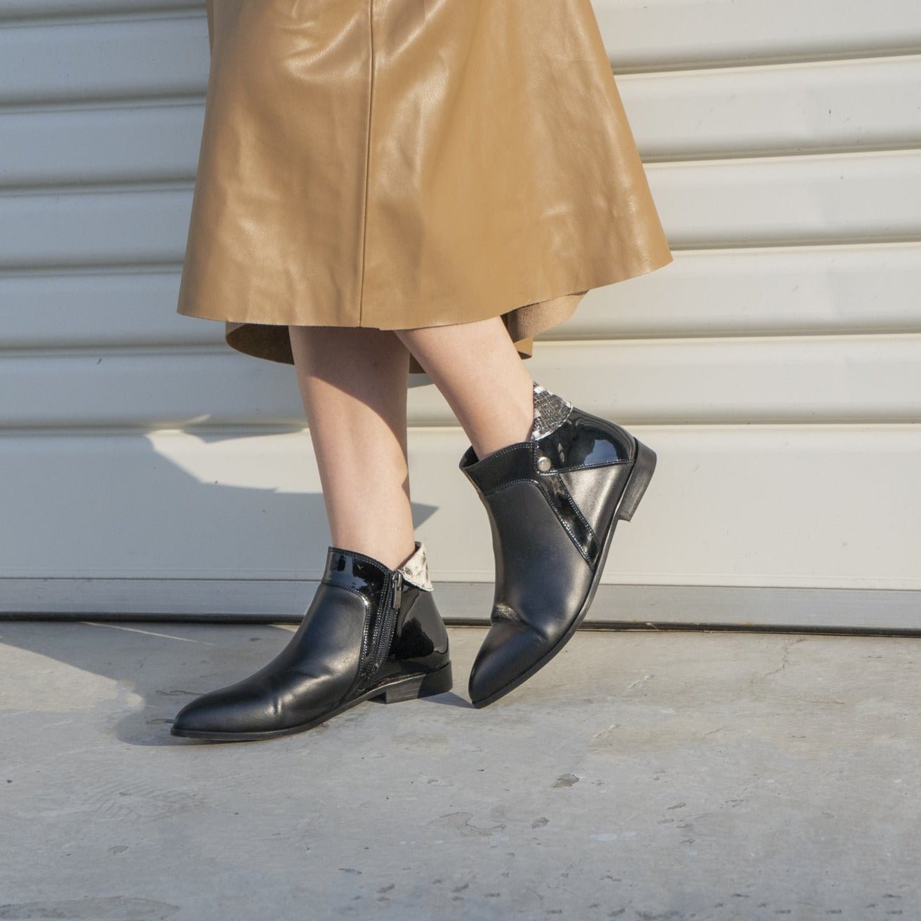 Elaine black boot THUNA